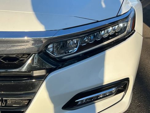 Used 2018 Honda Accord EX image 11