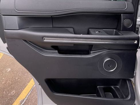 Used 2019 Ford Expedition XLT w/ Equipment Group 202A RWD image 34