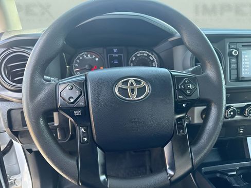 Used 2019 Toyota Tacoma SR AWD/4WD image 12