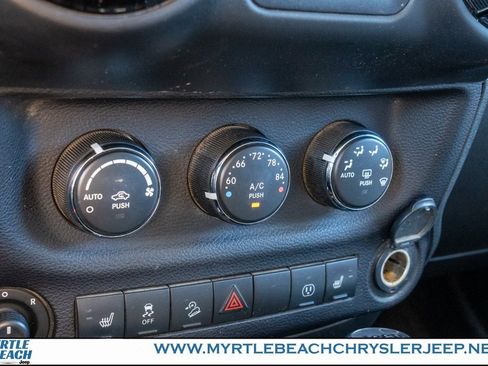 Used 2017 Jeep Wrangler Unlimited Rubicon image 21