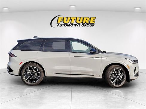 New 2026 Lincoln Nautilus Reserve image 8