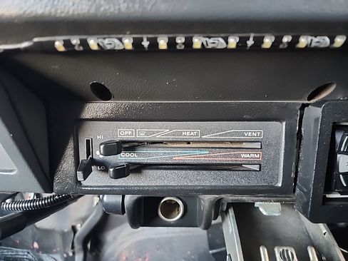 Used 1994 Jeep Wrangler S image 19