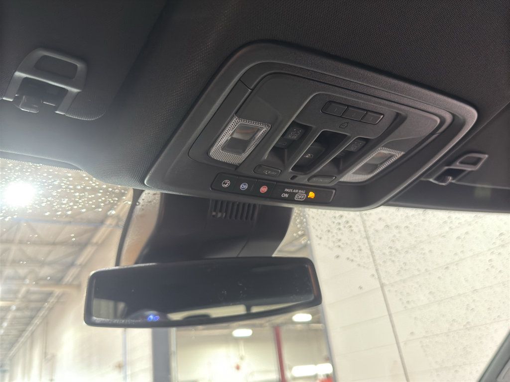 Used 2025 GMC Sierra 1500 AT4 w/ AT4 Premium Package AWD/4WD image 42