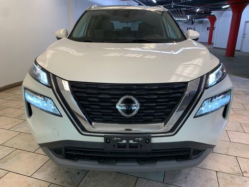 Used 2021 Nissan Rogue SV w/ Premium Package AWD/4WD image 3