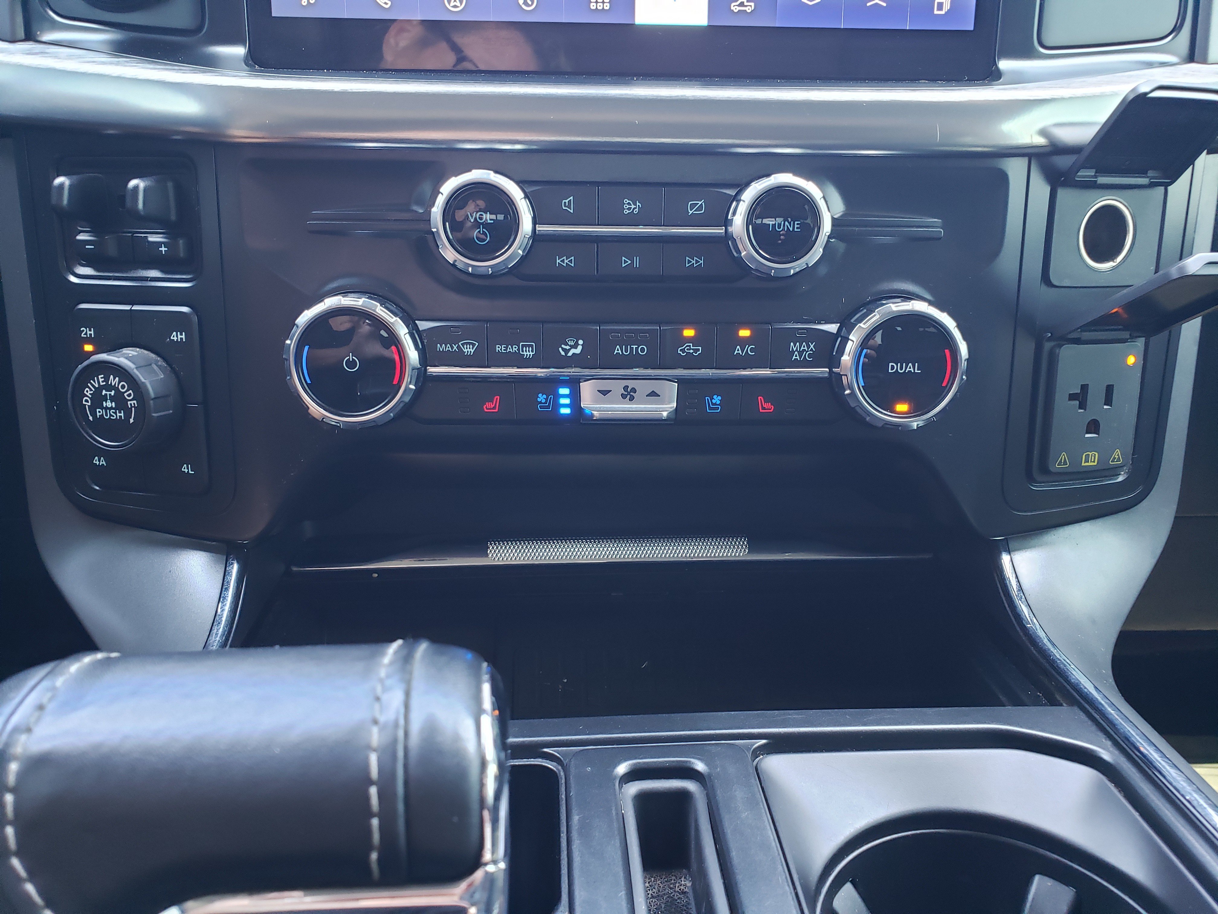 Used 2022 Ford F150 Lariat AWD/4WD image 23