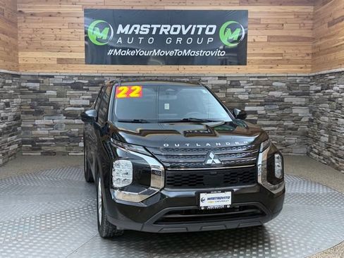 Used 2022 Mitsubishi Outlander ES AWD/4WD image 2