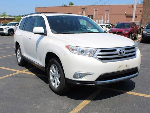 Used 2012 Toyota Highlander SE w/ Tow Pkg AWD/4WD image 4