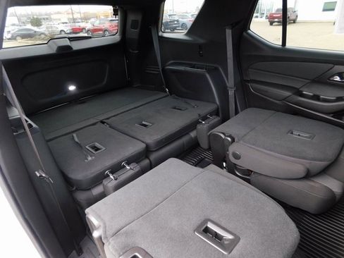 Used 2023 Chevrolet Traverse LT image 29