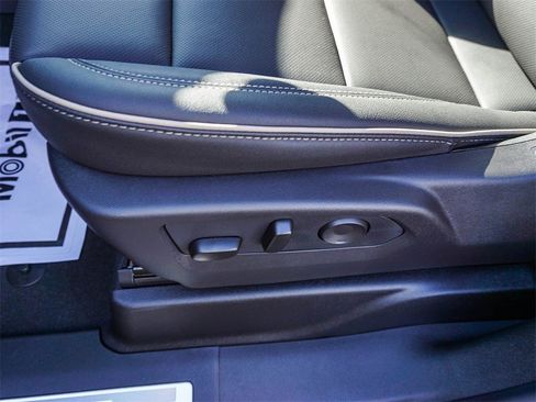 New 2026 Chevrolet Suburban Premier image 21