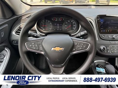Used 2024 Chevrolet Malibu LT FWD image 16
