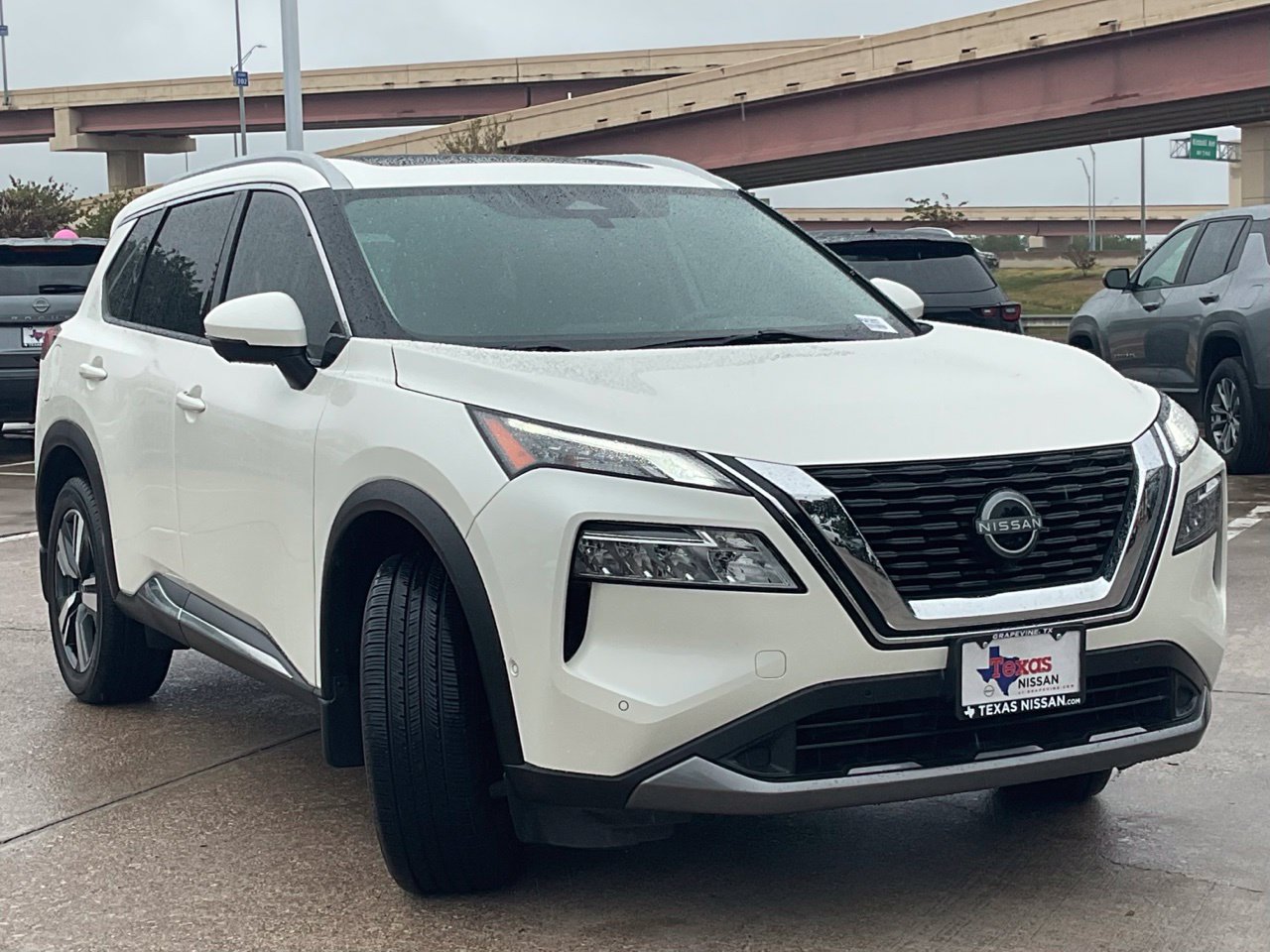 Used 2023 Nissan Rogue SL w/ SL Premium Package FWD image 3