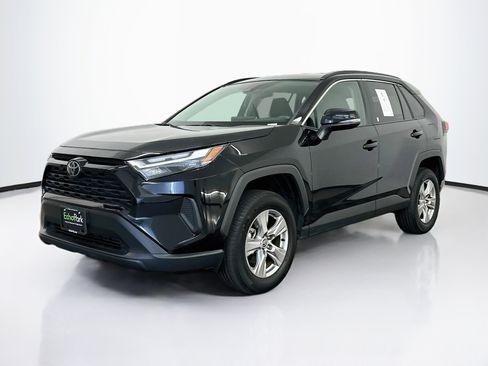 Used 2025 Toyota RAV4 XLE AWD/4WD image 3