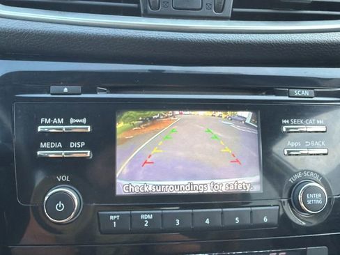 Used 2015 Nissan Rogue SV AWD/4WD image 34