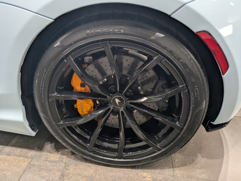 Used 2025 McLaren Artura Spider image 10