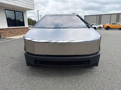 Used 2025 Tesla Cybertruck AWD Crew Cab image 9