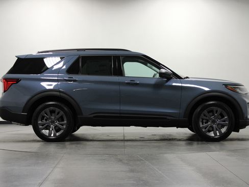 New 2026 Ford Explorer Active w/ Active Comfort Package image 4