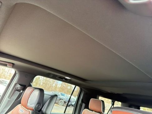 Used 2023 GMC Yukon XL Denali Ultimate image 9