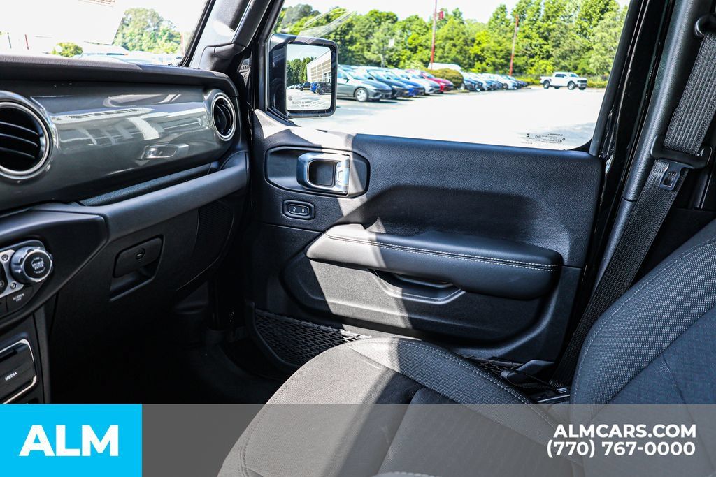 Used 2023 Jeep Wrangler Unlimited Sahara w/ Cold Weather Group AWD/4WD image 43
