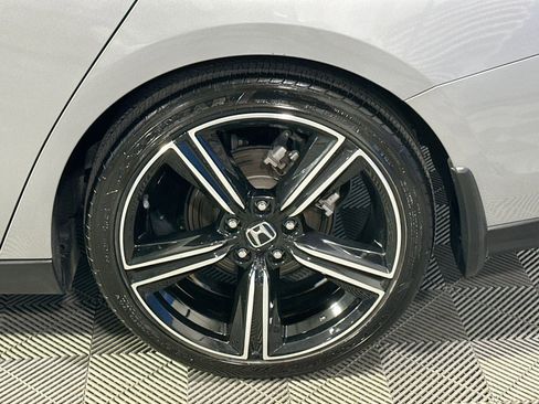 Used 2023 Honda Accord Sport image 12