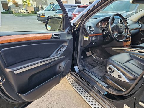 Used 2009 Mercedes-Benz GL 450 4MATIC image 13