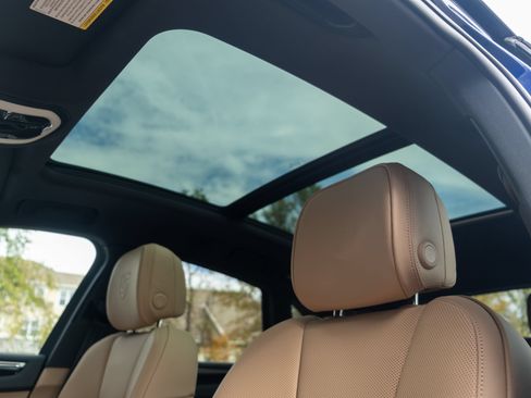 Certified 2026 Porsche Macan AWD/4WD image 17