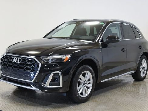 Used 2023 Audi Q5 2.0T Premium w/ Convenience Package AWD/4WD image 3