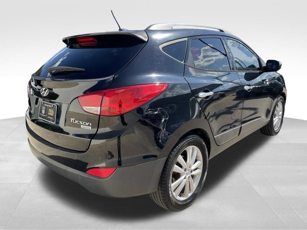 Used 2011 Hyundai Tucson Limited FWD image 5