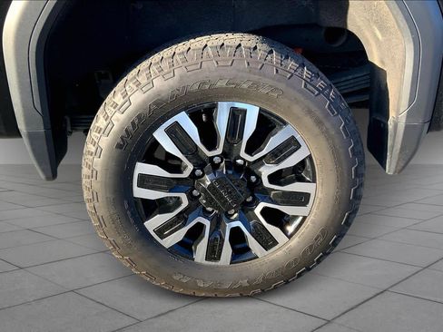 Used 2024 GMC Sierra 2500 Denali Ultimate image 10