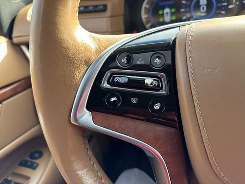 Used 2017 Cadillac Escalade ESV Platinum image 37