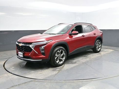 Used 2025 Chevrolet Trax LT image 5