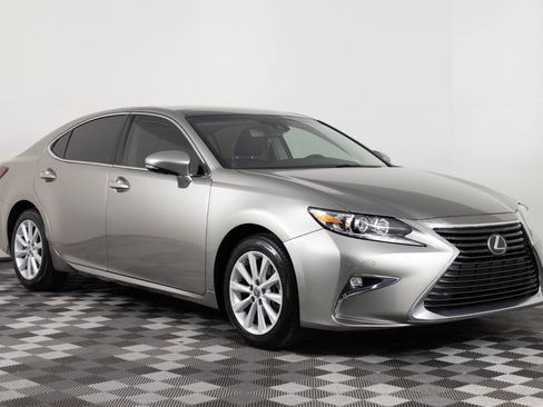 Used 2018 Lexus ES 350 w/ Navigation System Package FWD image 11