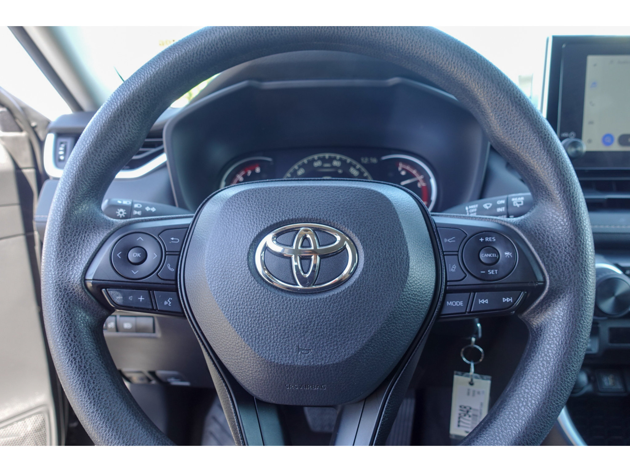 Used 2025 Toyota RAV4 LE AWD/4WD image 12