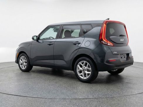 Used 2025 Kia Soul LX w/ LX Technology Package image 6