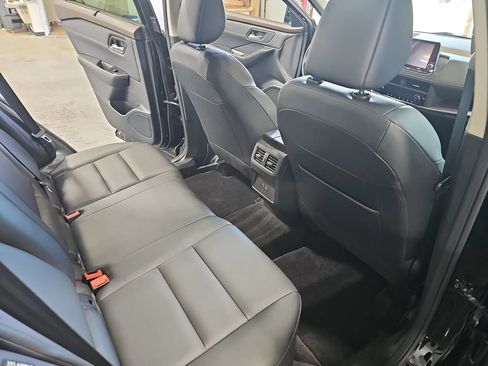 Certified 2023 Nissan Rogue SV w/ SV Premium B Package AWD/4WD image 11
