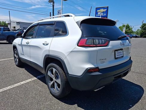 Used 2019 Jeep Cherokee Limited AWD/4WD image 2
