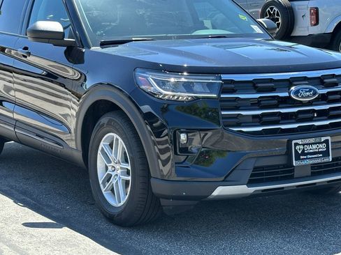 New 2026 Ford Explorer Active RWD image 11