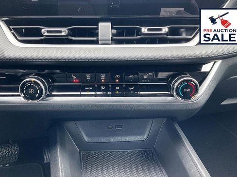 Used 2025 Chevrolet Equinox LT image 31