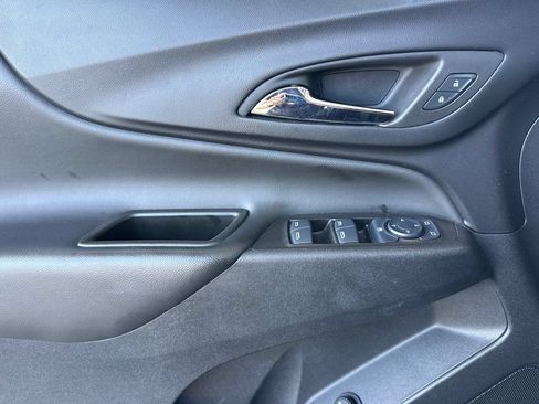 Used 2024 Chevrolet Equinox LT FWD image 17