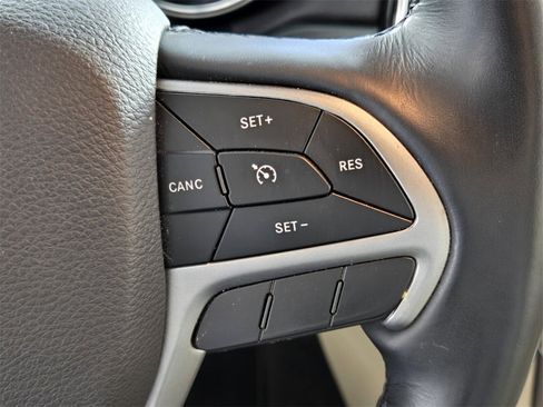 Used 2021 Jeep Grand Cherokee Limited image 26