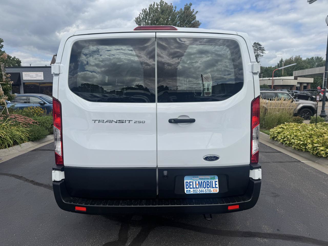 Used 2025 Ford Transit 250 Low Roof w/ Exterior Upgrade Package RWD image 4