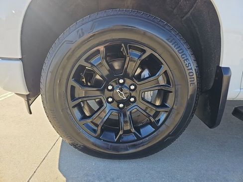 Used 2022 Chevrolet Silverado 1500 RST w/ Convenience Package II AWD/4WD image 32