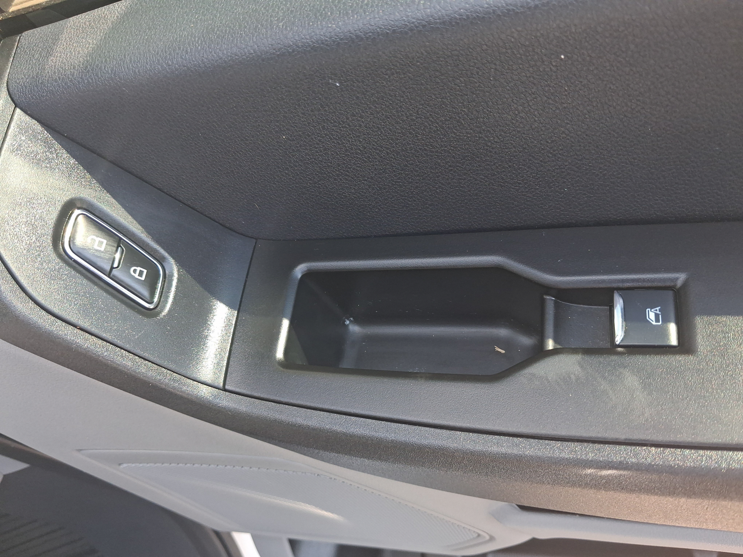 Used 2023 Ford F550 4x4 Regular Cab Super Duty image 32