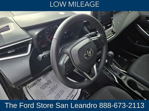 Used 2022 Toyota Corolla SE image 3