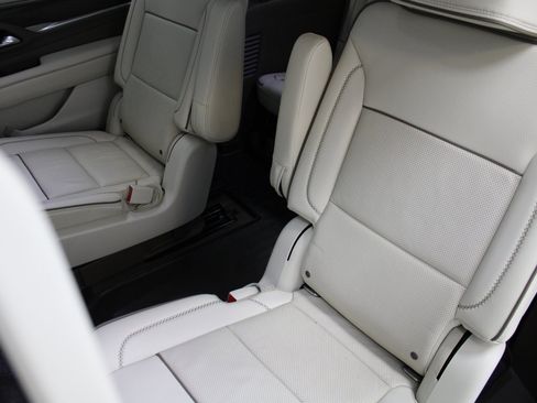 Used 2021 GMC Yukon XL Denali image 18