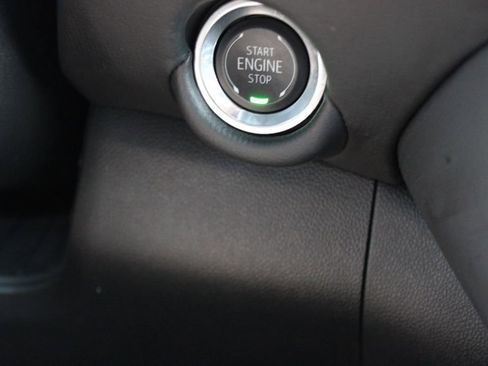 Used 2025 Chevrolet Suburban Z71 image 42