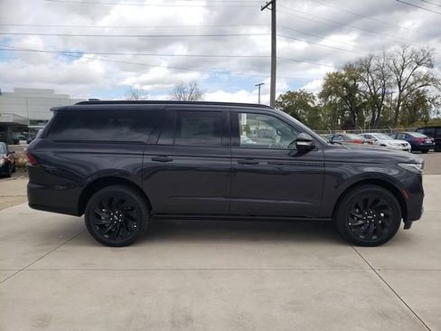 New 2025 Lincoln Navigator L Reserve w/ Jet Appearance Package image 10