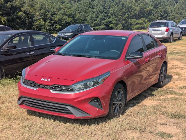 Used 2022 Kia Forte LXS w/ LXS Technology Package FWD image 4
