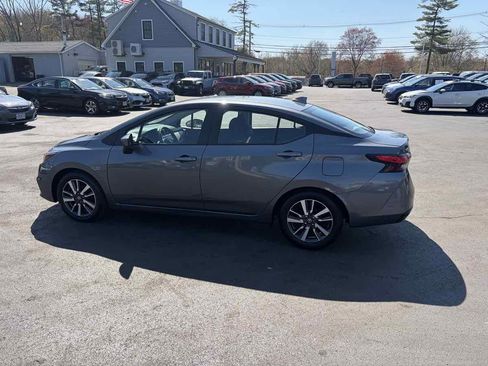 Used 2021 Nissan Versa SV FWD image 8