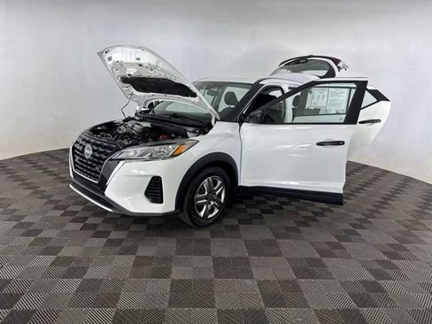 Certified 2023 Nissan Kicks S FWD image 10