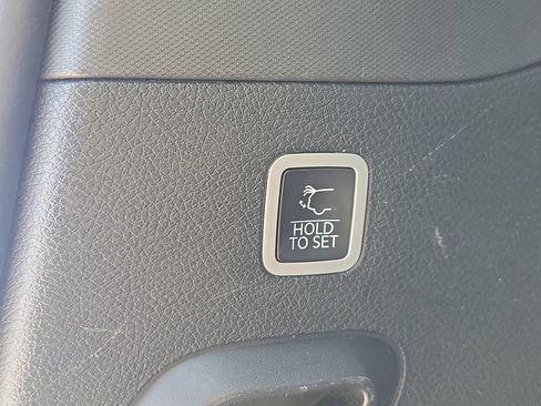 Used 2024 Jeep Wagoneer Series II w/ Flexible Seating Group AWD/4WD image 11